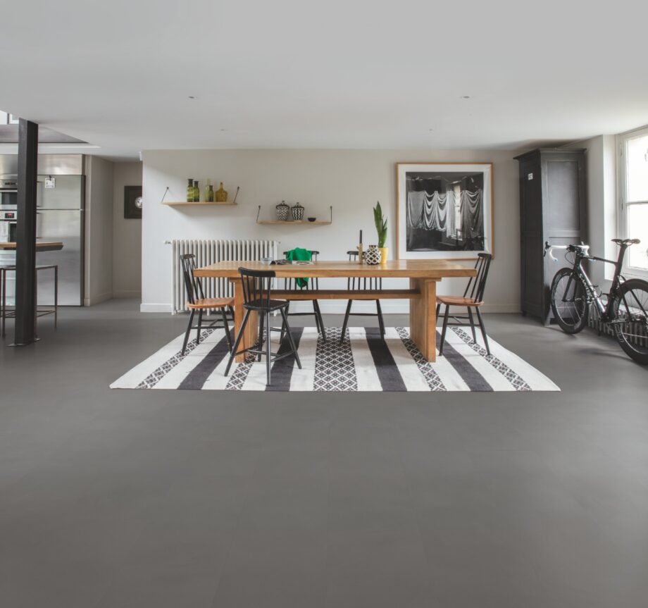 Vinyylilattia LVT QUICK STEP, Ambient Click Plus, Minimaalinen keskiharmaa, viistetty