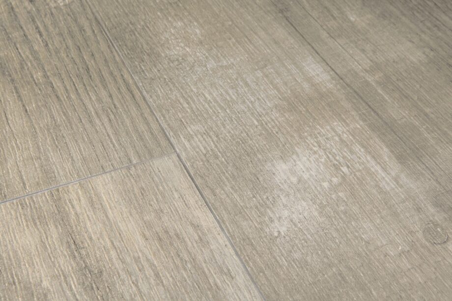 Vinyylilattia LVT QUICK STEP, Pulse Click Plus, Morning mist pine, mänty, viistetty