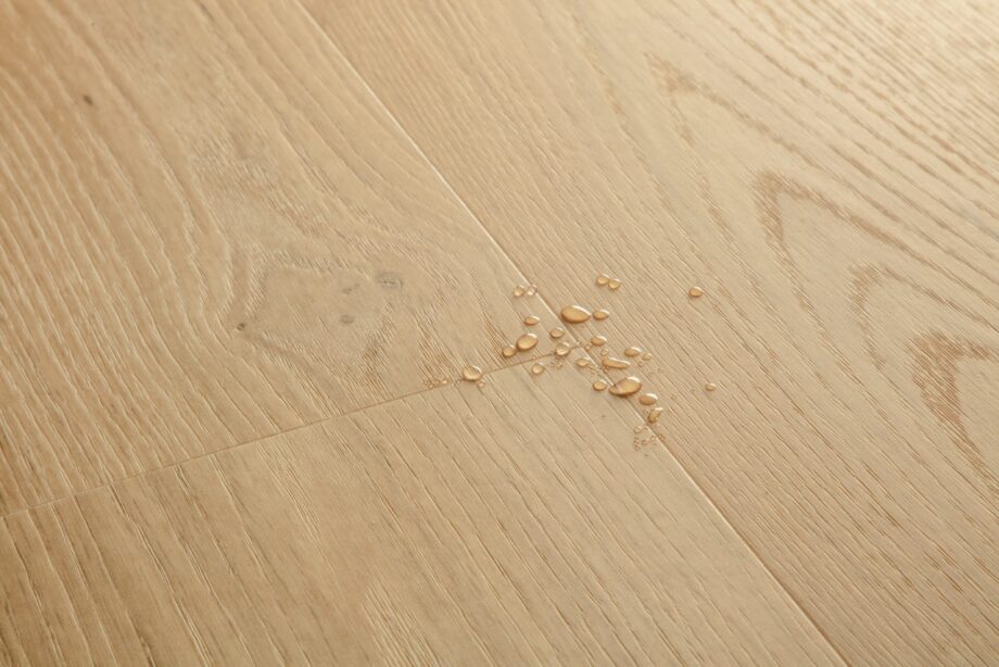 Vinüülparkett Quick-Step Blos Coast tamm beige heleda tooni ja põrandalaud tamm disainiga
