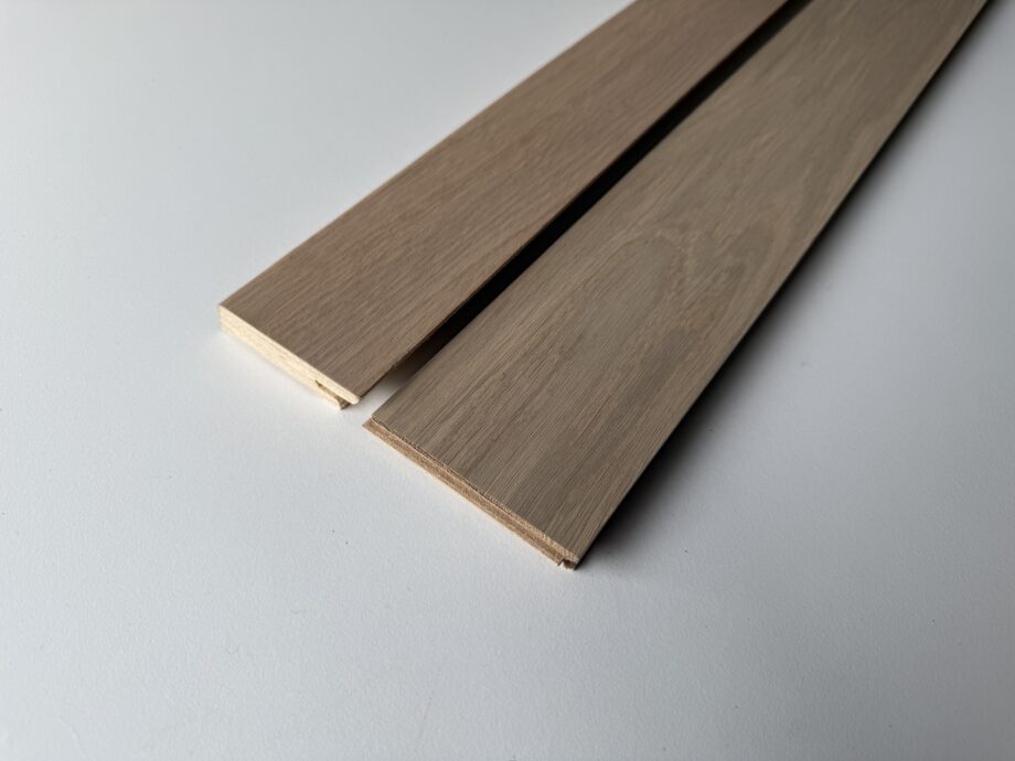 porandaliist-tamm-valge-oli-15x60mm Põrandaliist tamm valge õliga viimistletud asetatud bauwerk crema parketi kõrvale