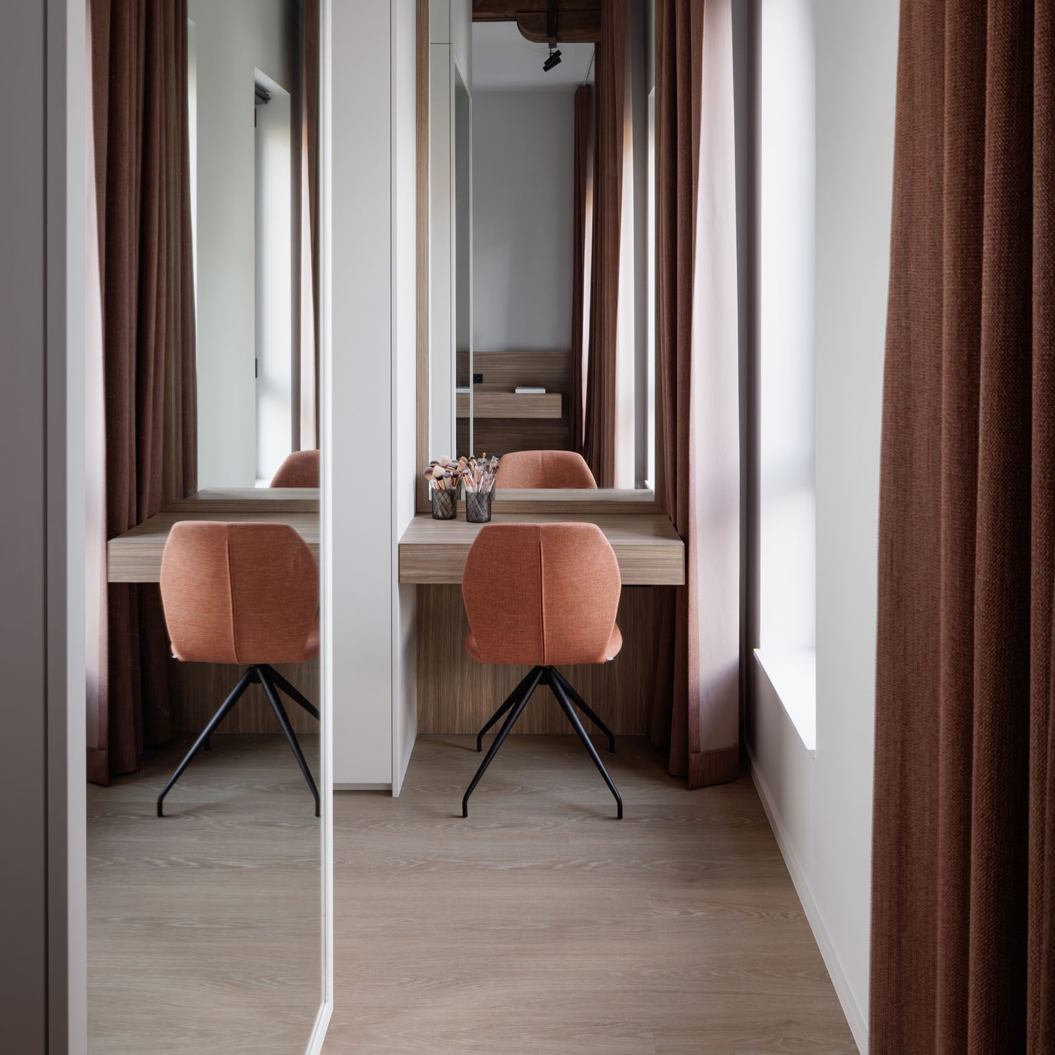 Liimitav vinüülparkett Floorify Gluedown Long Plank Blush FG006
