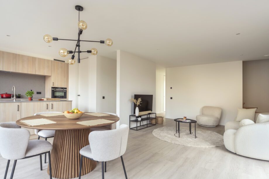 Tugevdatud südamikuga LVT vinüülparkett Floorify Plank Coconut F051 2 Tugevdatud südamikuga LVT vinüülparkett Floorify Plank Coconut F051