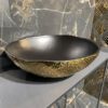 Metalliefektiga reljeefne keraamiline seinaplaat Dune Tabarca Gold Glossy – interjöör