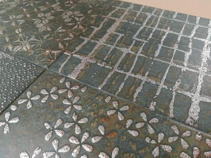 Etnomustriga metalliefektiga portselanplaat Dune Diurne Oxide Ethnic, 20x20 cm, 9 mm, roostepruun