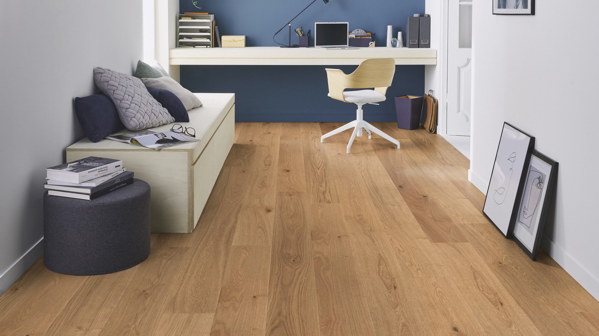 Tammeparkett Tarkett Shade Nutmeg Plank XT kodukontoris