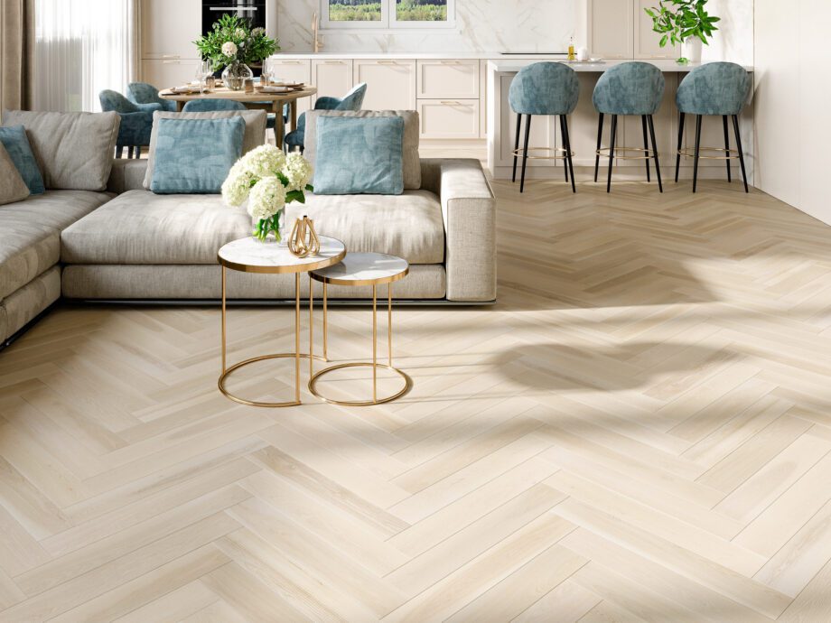 Kalanruotoparketti saarni Esta Elegant Frost Ivory Pores 700 mm erittäin mattalakattu – lähikuva Kalanruotoparketti saarni Esta Elegant Frost Ivory Pores 700 mm erittäin mattalakattu – 3
