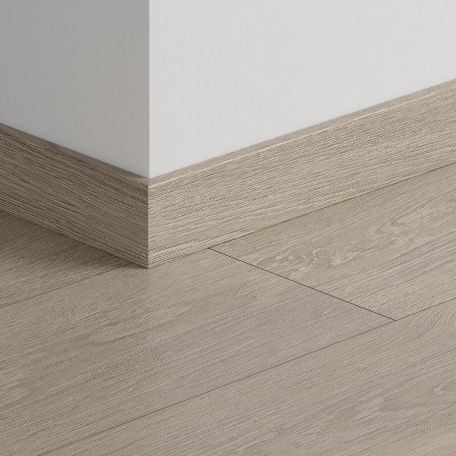 Jalkalista Quick-Step Old Oak Light Grey laminaatille, MDF, 12x58x2400 mm Jalkalista Quick-Step Old Oak Light Grey laminaatille, MDF, 12x58x2400 mm
