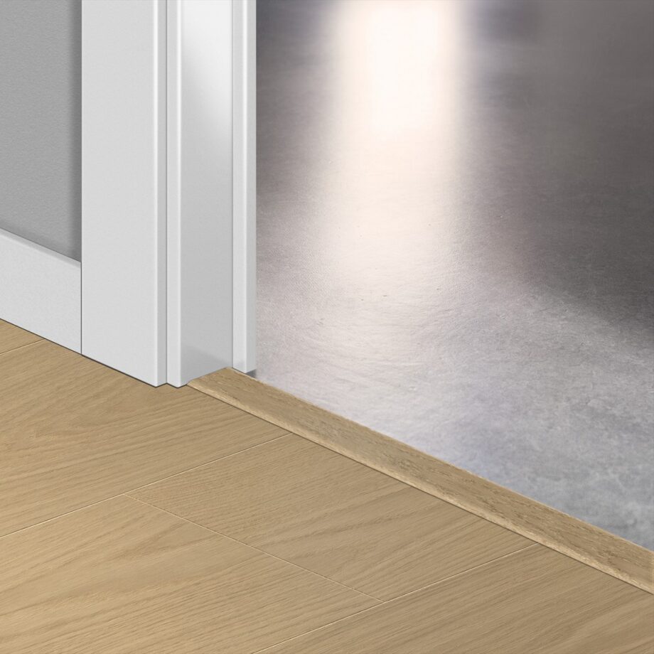 qsincp04750-1 Incizo 5in1 -siirtymälista Quick-Step Beige Varnished Oak laminaatille, 13x48x2150 mm