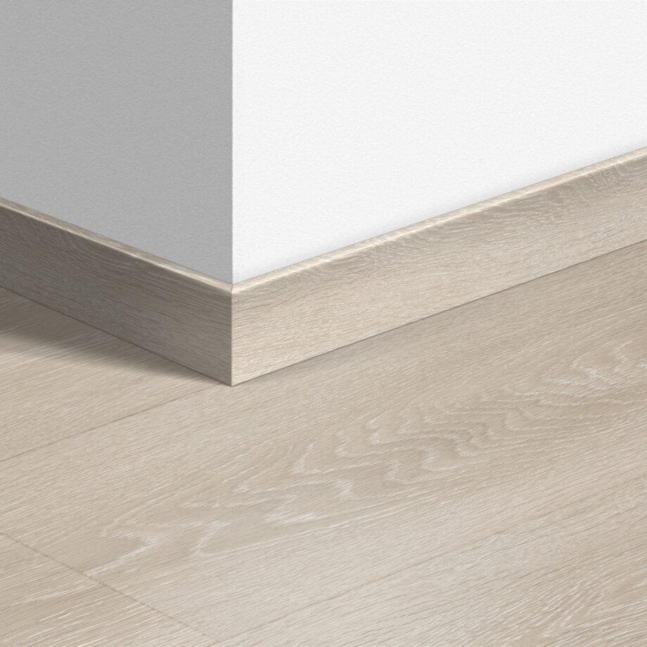 qssk03554-1 Jalkalista Quick-Step Valley Oak Light Beige laminaatille, MDF, 12x58x2400 mm