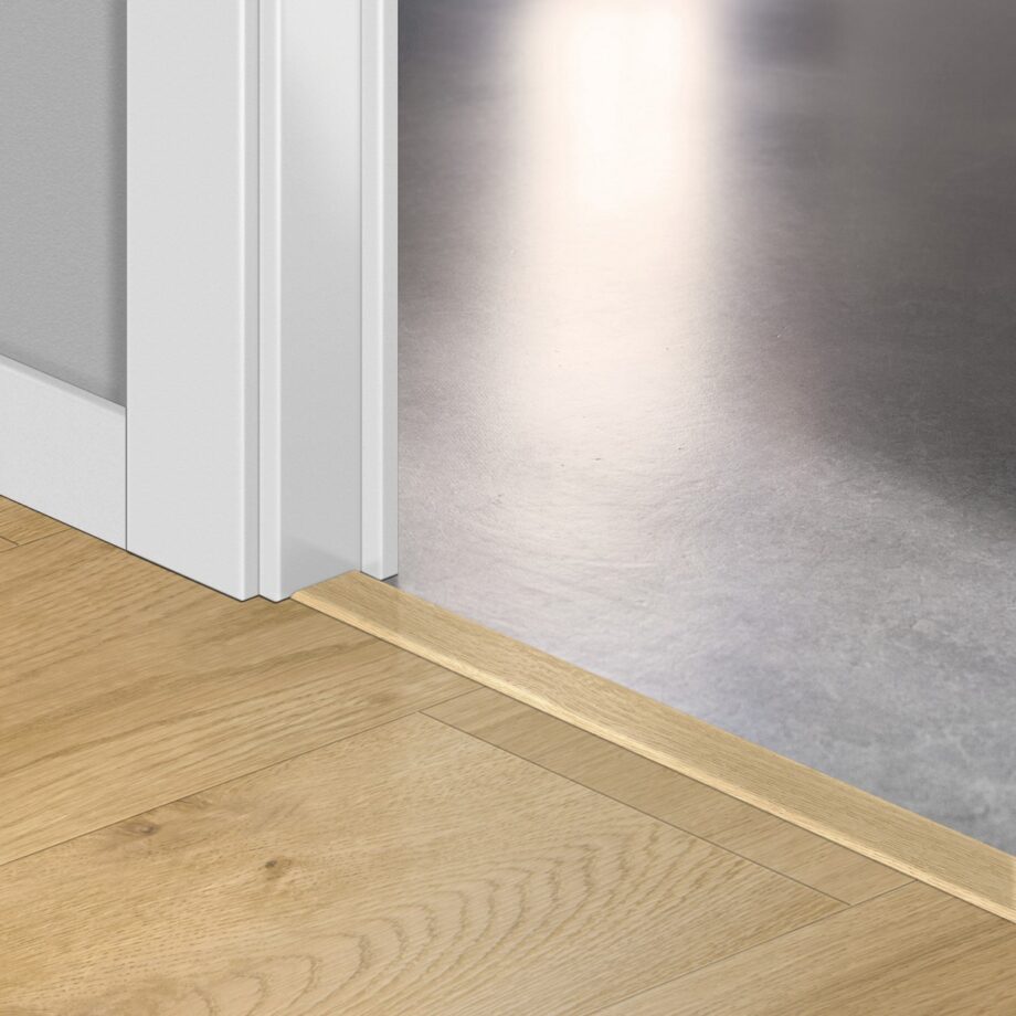 qsvincp40018-1 Incizo 5in1 -siirtymälista Quick-Step Drift Oak Beige LVT-vinyylilattialle (Alpha), 8x45x2000 mm