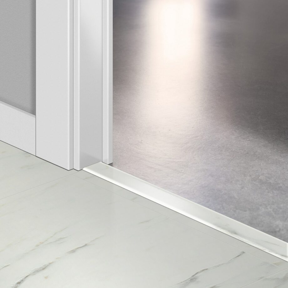 Incizo 5in1 -siirtymälista Quick-Step Marble Carrara White LVT-vinyylilattialle (Alpha), 8x45x2000 mm