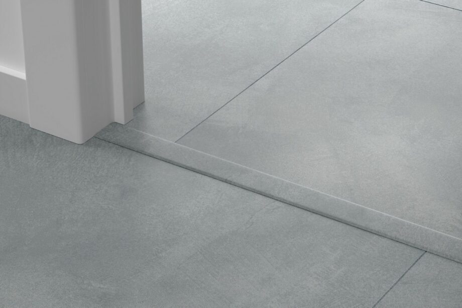qsvincp40325-1 Incizo 5in1 -siirtymälista Quick-Step Soft Sky LVT-vinyylilattialle (Alpha), 8x45x2000 mm