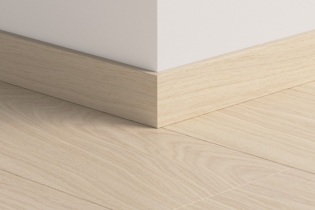 Jalkalista Quick-Step Pure Oak Polar LVT-vinyylilattialle, vedenkestävä, 12x58x2400 mm