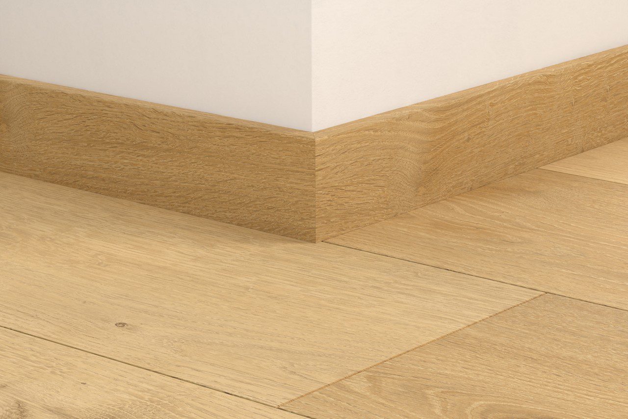 Jalkalista Quick-Step Elegant Oak Natural LVT-vinyylilattialle, vedenkestävä, 12x58x2400 mm