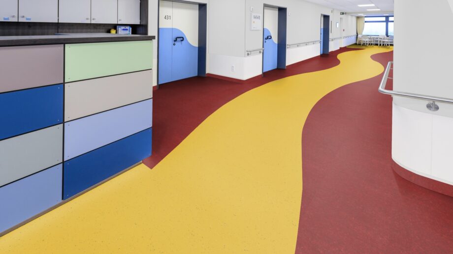 1681_11146_linoleum-gerflor-marmorette-0018-lobster-red