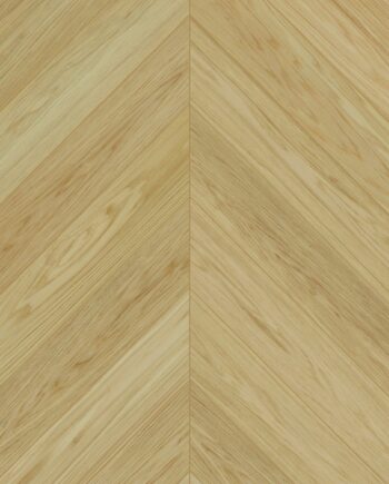 Prantsuse kalasaba tamm natuur harjatud, faasitud heleda natt lakiga viimistletud sorteering ja toon