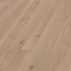 Parketti Bauwerk Tammi 35 Crema harjattu B-Protect – vaalea, pehmeän lämmin tammen sävy, harjattu pinta ja luonnollisen rauhallinen puukuvio.