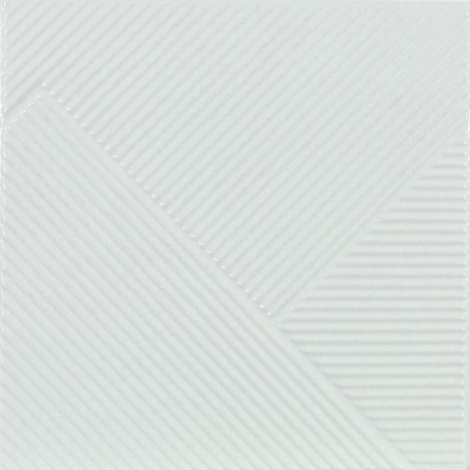 Triibulise 3D reljeefiga keraamiline seinaplaat Dune Stripes Mix Glacier, 25x25 cm, 10 mm, metallik valge