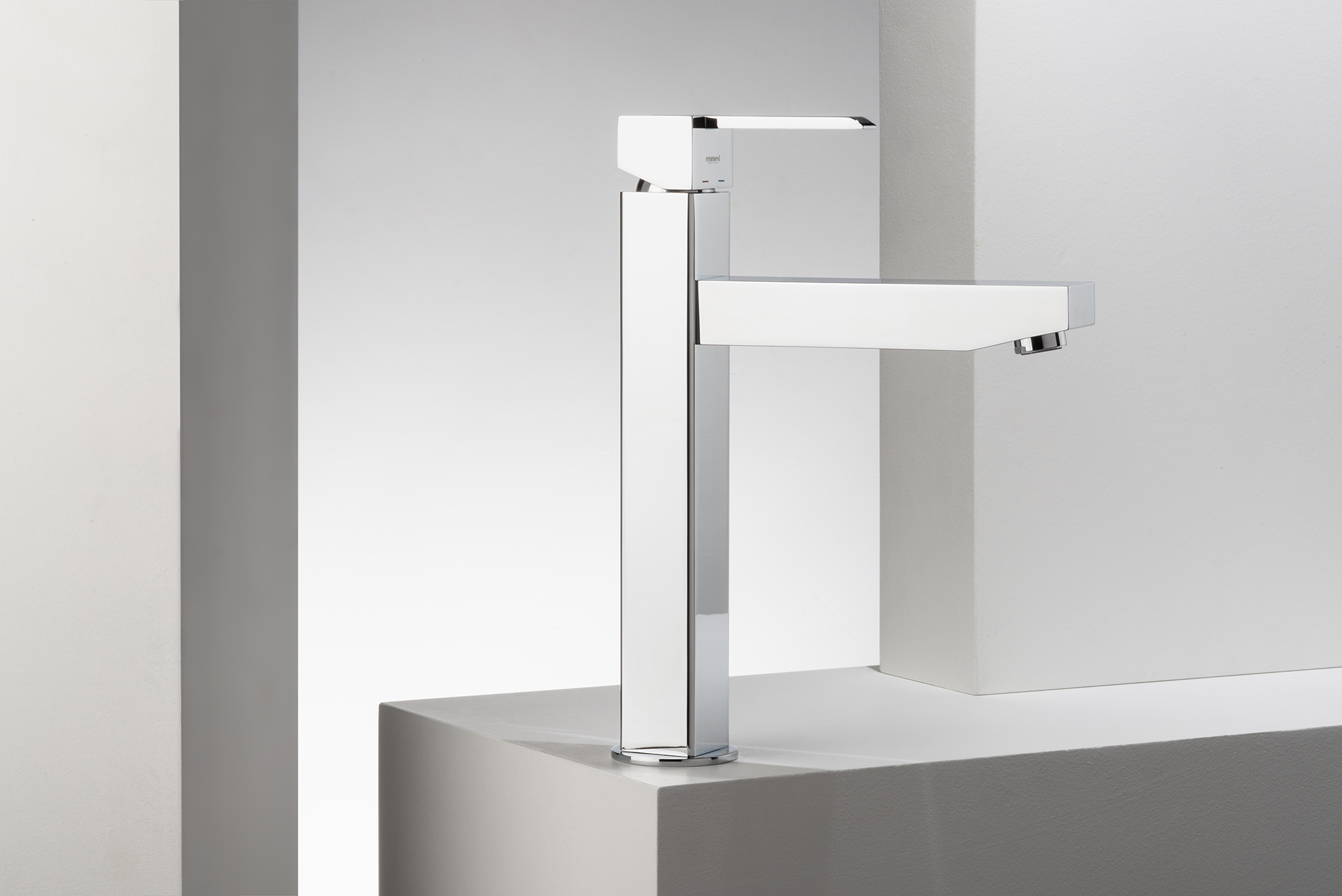 Korkea pesuallashana Emmevi Sicily 38003BIG, click-clack – 2