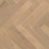 Parketti Tammi, ter Hürne, kalanruoto, raw oak herringbone, harjattu, viistetty, erityisesti matta lakka