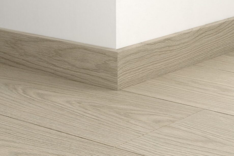 Jalkalista Quick-Step Chia Oak LVT-vinyylilattialle, vedenkestävä, 12x58x2400 mm