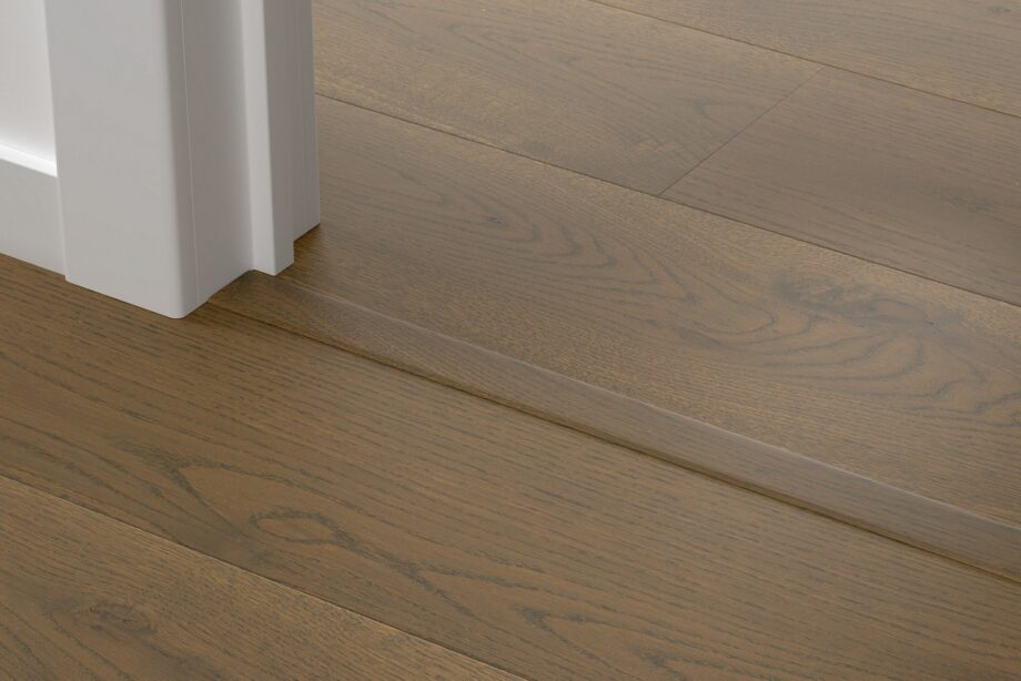 Incizo 5in1 -siirtymälista Quick-Step Brown Vintage Oak Extra Matt parketille, puuviilu, 17x54x2150 mm
