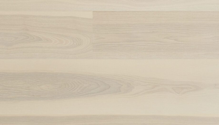 Saarniparketti Esta Elegant Frost Ivory Pores 240 mm erittäin mattalakattu – lähikuva Saarniparketti Esta Elegant Frost Ivory Pores 240 mm erittäin mattalakattu – 2